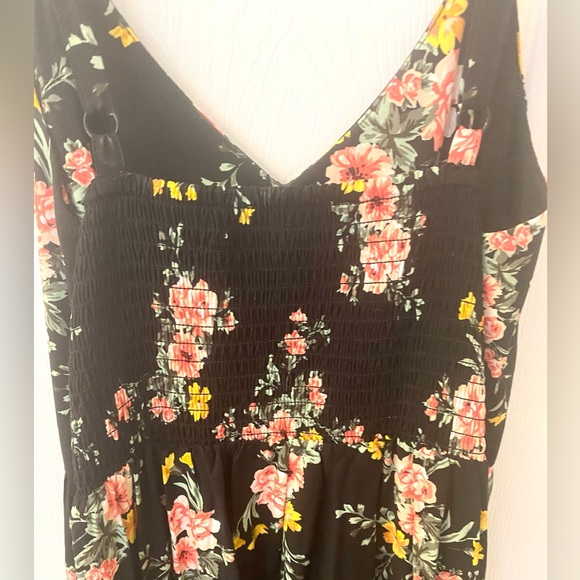 Old Navy black floral maxi dress - Picture 3 of 7